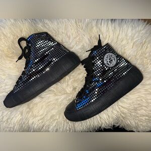 Versace
Greca Hightop Sneakers
Black and Silver
Size 36